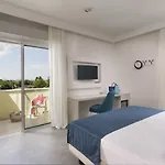 Astoria Hotel 4*