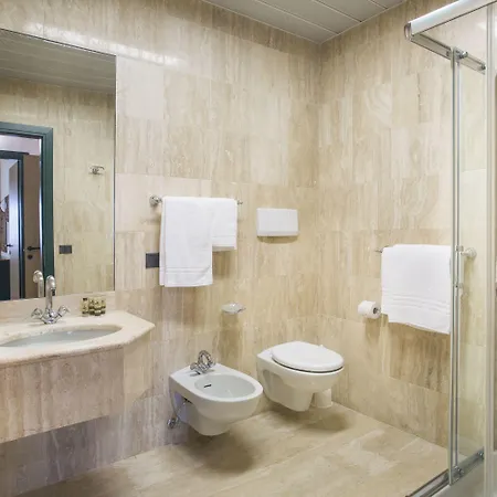 Astoria 4*