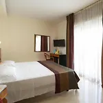 Astoria Hotel 4*